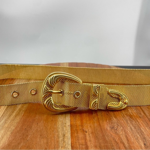 Gold Tone Metal Mesh Belt Size S/M - Picture 2 of 4